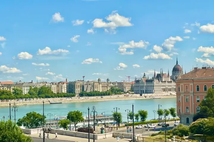Budapest · coliving longue durée